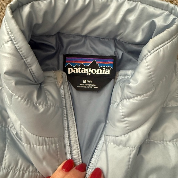 Patagonia Women's Baby Blue Quilted Jacket - Picture 5 of 11